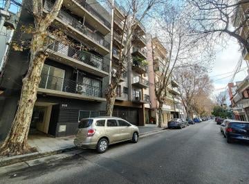 Departamento · 31m² · 1 Ambiente · Luminoso Monoambiente en Alquiler Prácticamente a Estrenar con Balcón en Flores.