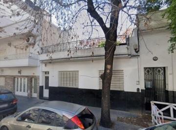 Casa · 101m² · 3 Ambientes · Casa Chalet en Venta en Boedo, Capital Federal, Buenos Aires