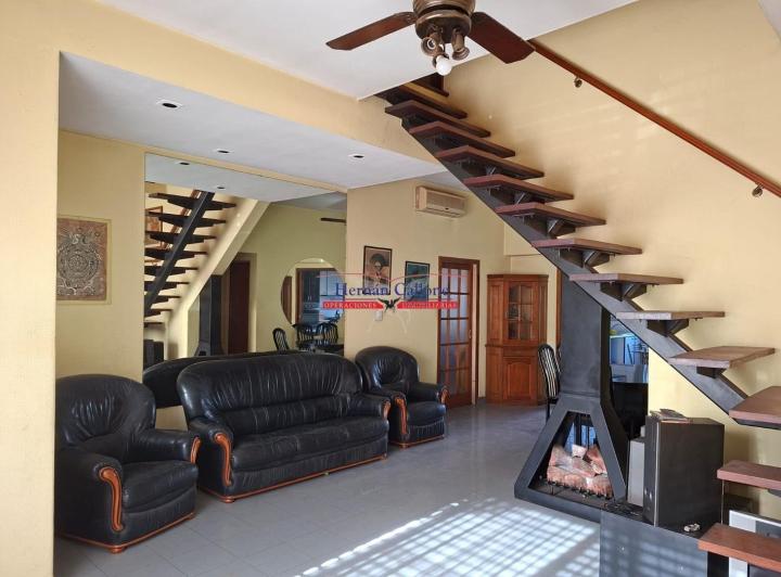 Casa · 113m² · 4 Ambientes · 3 Cocheras