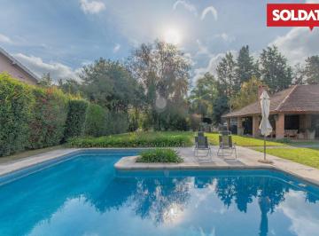 Casa · 225m² · 6 Ambientes · Mapuche Cc Venta o Alquiler, Casa en Una Planta, 4 Cuartos, Escritorio, Galería. Piscina.