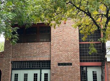 Casa · 290m² · 3 Dormitorios · 2 Cocheras · Cochabamba 1875