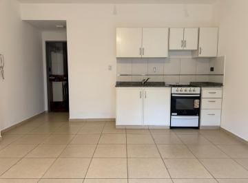 Departamento · 40m² · 2 Ambientes · Alquiler • Departamento 2 Ambientes con Patio • Alte Brown 2495 Uf 3