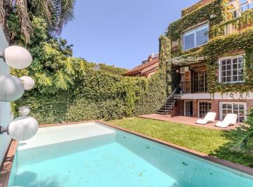 Casa · 383m² · 6 Ambientes · 4 Cocheras · Venta Casa con Jardin y Pileta en Belgrano R