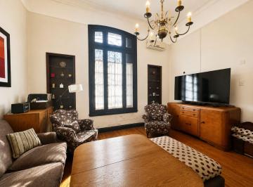 Casa · 244m² · 5 Ambientes · 1 Cochera · Casa en Venta La Plata 3 Dorm. Patio Pileta