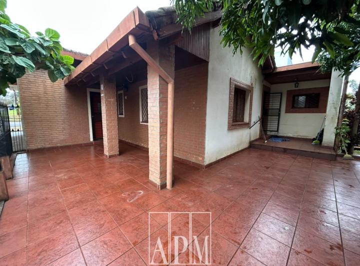 Casa · 230m² · 3 Dormitorios · 2 Cocheras
