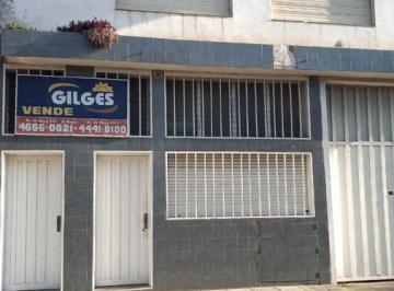 Bodega-Galpón · 840m² · Venta Galpón 840 m² en Dos Plantas en Ramos Mejia a m. de Av de Mayo