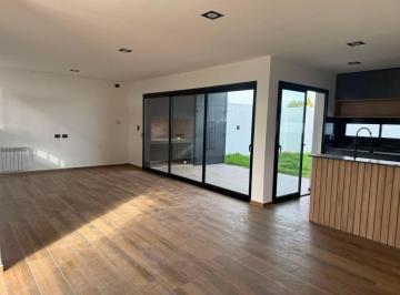 Casa de 5 ambientes, Córdoba · Dúplex a Estrenar | 3 Dorm. | 1 en Suite | Cochera Doble | Chacras Green