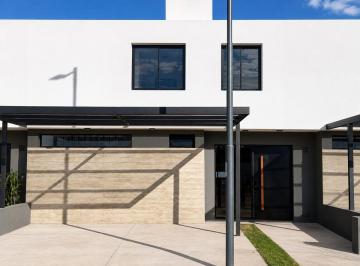 Casa de 5 ambientes, Córdoba · Dúplex a Estrenar | 3 Dorm. | 1 en Suite | Cochera Doble | Chacras Green