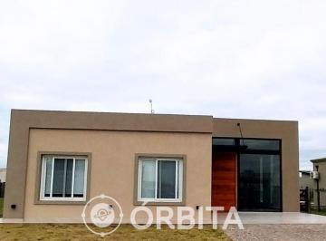Casa · 123m² · 4 Ambientes · 1 Cochera · Casa en Venta en Barrio San Felipe, Canning, Ezeiza
