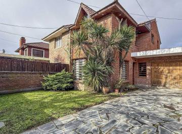 Departamento · 116m² · 3 Ambientes · 1 Cochera · Venta Duplex 3 Amb Garage y Patio Barrio Pinares