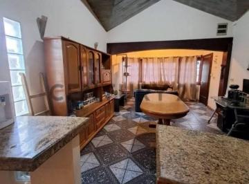 Casa · 133m² · 3 Dormitorios · 2 Cocheras · Venta con Renta de $35.000|casa 3dorm|2baños - Garage|barbacoa|jardín|progreso