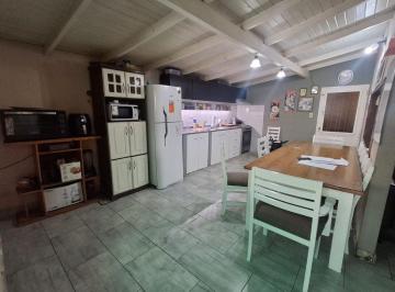 Casa · 100m² · 6 Ambientes · 1 Cochera · Venta de Casa en José C. Paz