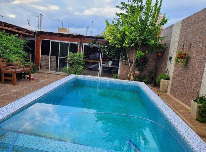 Casa · 250m² · 5 Ambientes · 1 Cochera