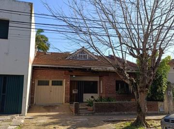 Casa · 170m² · 3 Ambientes · 1 Cochera · Casa Chalet en Venta en Martínez, San Isidro, G. B. a. Zona Norte