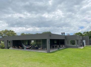 Casa · 420m² · 5 Ambientes · 5 Cocheras · Exc Casa Vta 4 Dor Pil/qcho/escr/dep/gge/suite Chacras