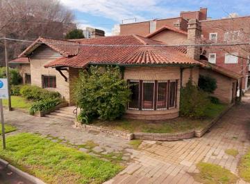 Casa · 223m² · 5 Ambientes · 1 Cochera · Venta Casa 4 Ambientes Dependencia Miramar Parque