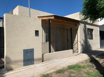 Casa · 130m² · 3 Ambientes · 1 Cochera · Venta de Casa Tres Ambientes en Bella Vista