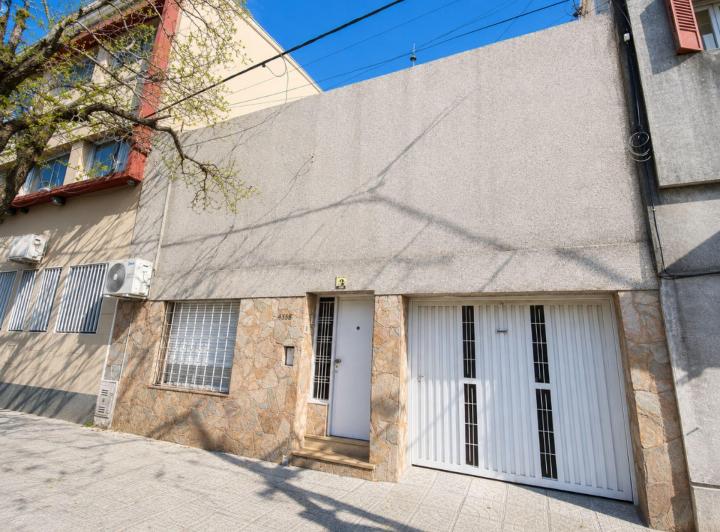 Casa · 185m² · 8 Ambientes · 1 Cochera