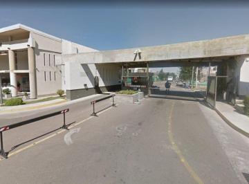 Casa de 8 ambientes, Villa Nueva · Alquilo Casa en Barrio Privado La Bajada