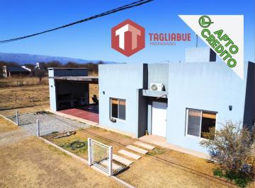Casa · 90m² · 4 Ambientes · 2 Cocheras · Casa - Merlo