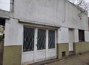 PH · 130m² · 4 Ambientes · 1 Cochera · Venta Dos PH Villa Maipú San Martín Multifamiliar