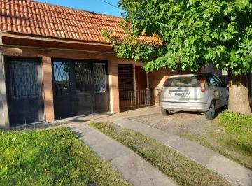 Casa · 118m² · 3 Ambientes · Venta de Casa 3 Ambientes | Calle 132 E/ 34 y 35 | San Carlos - Los Hornos