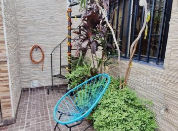 Casa · 200m² · 5 Ambientes · 1 Cochera · Venta - Casa - Barrio Azcuénaga - Gran Terraza