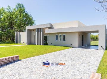 Casa · 215m² · 5 Ambientes · 3 Cocheras · Casa en Venta en Barrio Haras San Pablo, General Rodriguez - Amplia Financiacion