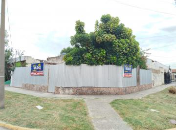 Terreno · 242m² · Venta de Lote de 11x22 m² en Villa Luzuriaga