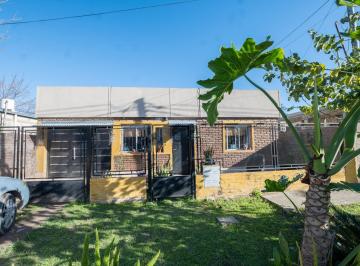 Casa · 105m² · 3 Ambientes · 1 Cochera · Venta de Casa 2 Dormtorios en Recreo