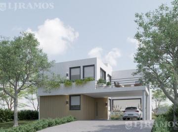 Casa · 259m² · 5 Ambientes · 4 Cocheras · Casa en Amarras