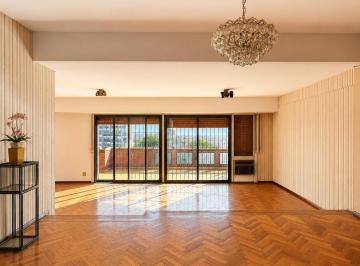Departamento de 5 ambientes, Flores · Piso 5 Ambientes, con Dependencia y Dos Cocheras