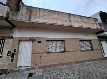 Casa · 150m² · 3 Ambientes · Casa 3 Amb. con Galpón Lote 8,66 X 25,98 m.