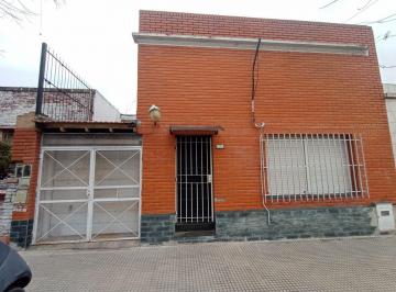 Casa · 140m² · 5 Ambientes · 1 Cochera · Venta Casa con Cochera y Quincho Villa Lugano