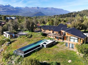 Casa · 368m² · 6 Ambientes · 3 Cocheras · Casa Chalet en Venta en Peñon del Lolog, San Martin de Los Andes, Patagonia