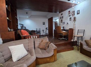 Casa de 4 ambientes, San Lorenzo · Casa a Refaccionar en Pleno Centro de San Lorenzo – Terreno de 280 m² 3 Dorm, Cochera, Estudio