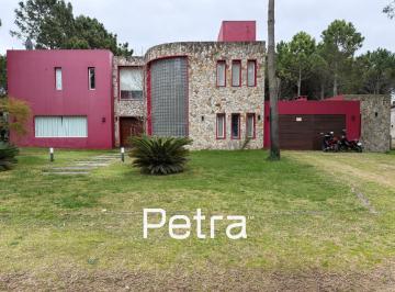 Casa · 250m² · 6 Ambientes · 2 Cocheras · Casa en Venta en La Herradura, Pinamar