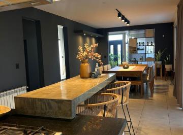 Casa · 1500m² · 6 Ambientes · 2 Cocheras · Casa Fondo Golf en Venta - Cañuelas Country Golf