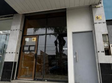 Local comercial , Berazategui · Hermoso Local Comercial Para Alquiler en Av 7 y Dardo Rocha