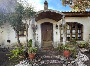 Casa · 150m² · 3 Ambientes · 1 Cochera · Casa en Burzaco