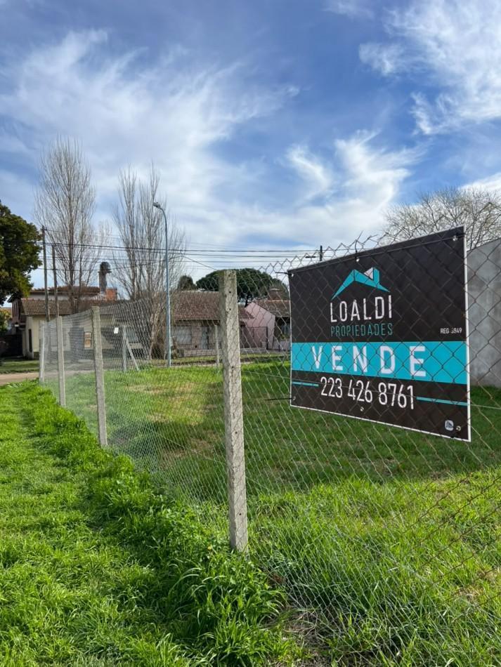 En venta terreno en barrio Faro norte. Ubicado en esquina sobre calle Guernica y Borthaburu.