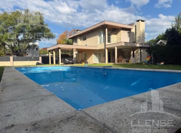 Casa · 940m² · 4 Ambientes · 4 Cocheras · Casa Tipo Chalet 4 Ambientes con Pileta, Lote 940 m², en Alquiler - Ranelagh