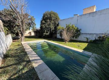 Casa · 97m² · 4 Ambientes · 4 Cocheras · Casa Venta Barrio Camara 2 Dorm.