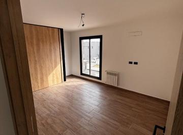 Casa · 90m² · 3 Ambientes · 1 Cochera · Venta Duplex 2 Dorm. Cochera Quebradas de Manantiales