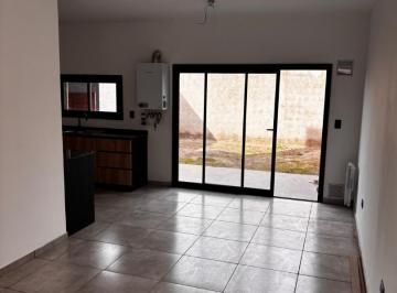 Casa · 90m² · 3 Ambientes · 1 Cochera · Venta Duplex Quebradas de Manantiales 2 Dorm. Cochera