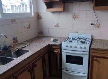 Casa de 3 ambientes, La Plata · Casa en Alquiler 2 Dorm. en 1er Piso por Escalera - Villa Elvira, La Plata