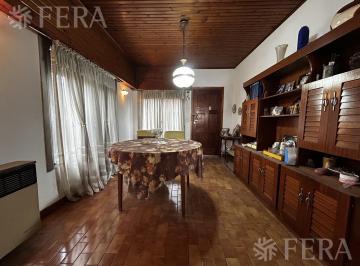Casa · 109m² · 3 Ambientes · 1 Cochera · Venta Casa 3 Ambientes con Cochera y Parrilla en Bernal Oeste