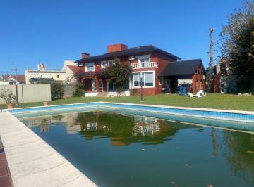 Casa · 383m² · 6 Ambientes · 2 Cocheras · Casa en Venta 4 Dorm. Ringuelet, Pileta y Parque
