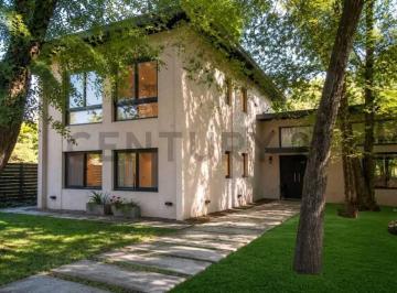 Casa · 284m² · 5 Ambientes · 2 Cocheras · Casa 5 Ambientes en Venta en Ingeniero Maschwitz