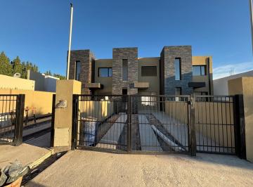 Casa · 160m² · 4 Ambientes · 1 Cochera · Venta de Dúplex - 2 Habitaciones - Centenario - Neuquén